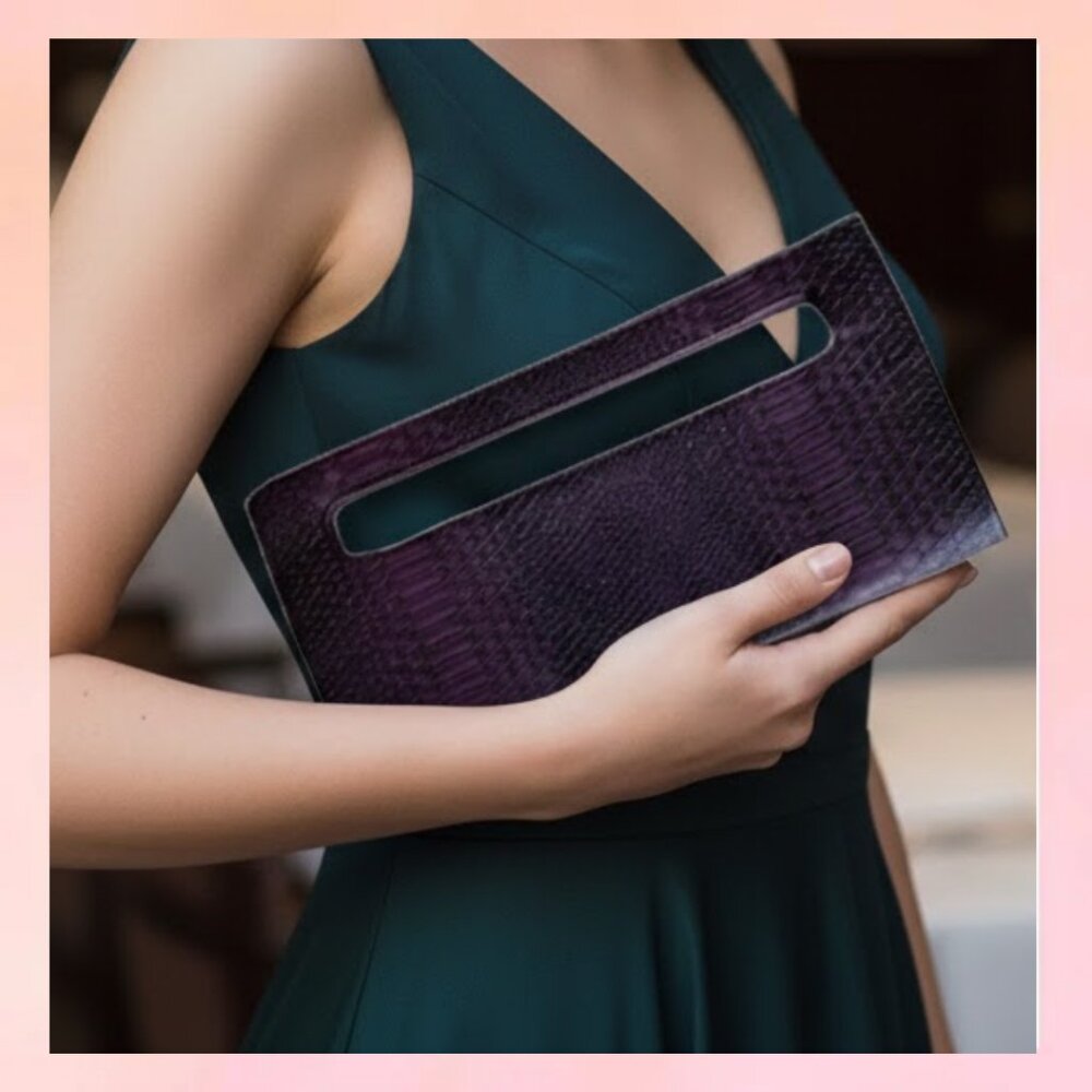3/$28 Sale!  “LIke New" Woman Bag Giannini Clutch